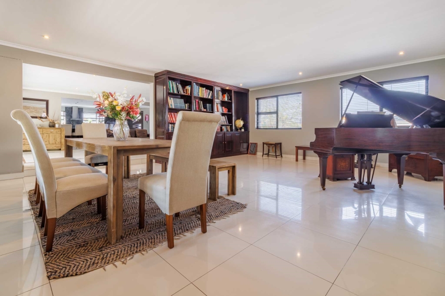4 Bedroom Property for Sale in Flamingo Vlei Western Cape